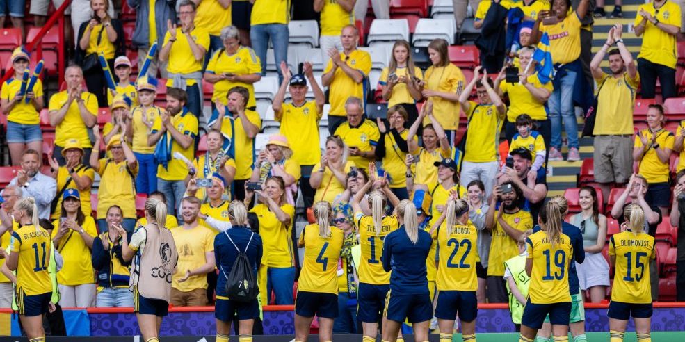 Svenska fotbollssupportrar under EM 2022